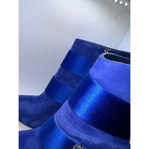 Manolo Blahnik Hangisi Blue Suede Ankle Bootie EU40 - Picture 11 of 13